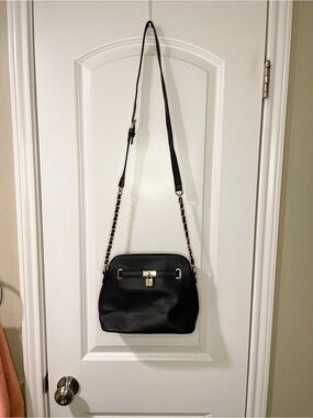 Elegant Black Shoulder Bag